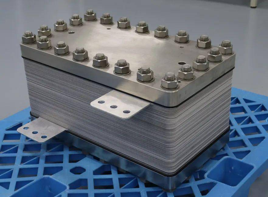 Yüksek saflıkta PEM elektrolizer hidrojen jeneratörü (1nm3/ s - 50nm3/ s)