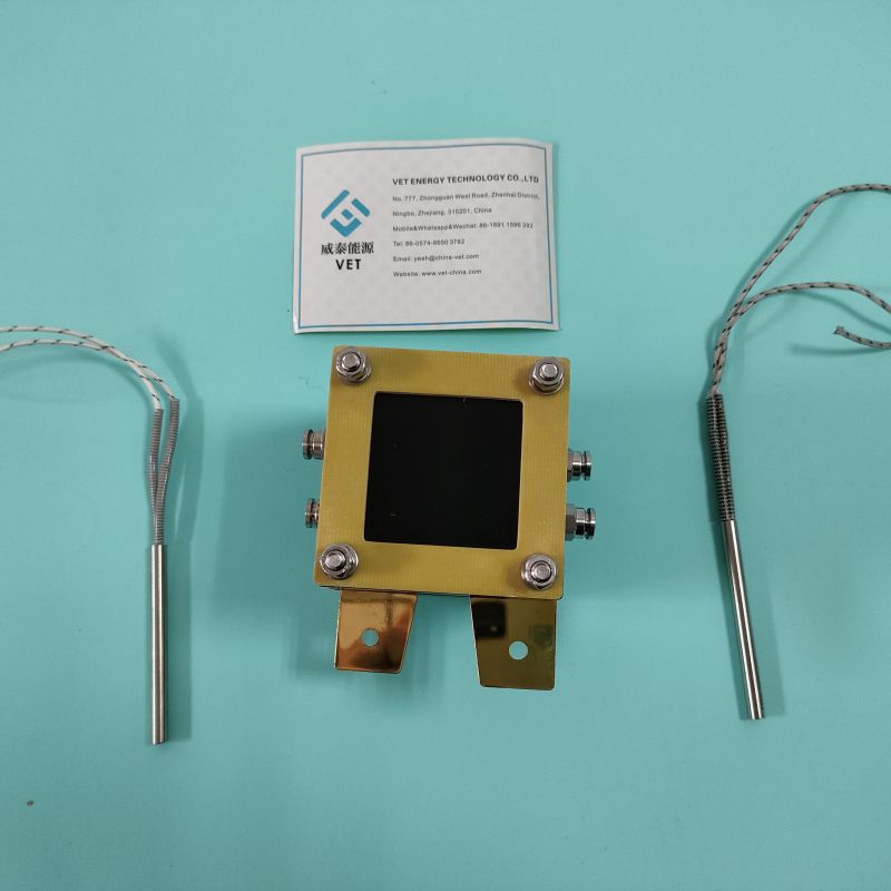 Test fikstürü, yakıt hücresi membran elektrotlarının performansını test etmek için kullanılır